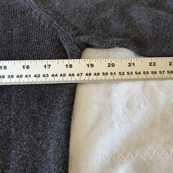 Old Navy‎ Women's Gray Long Sleeve Knit Lightweight Sweater Medium Rolled Neck - Picture 9 of 12